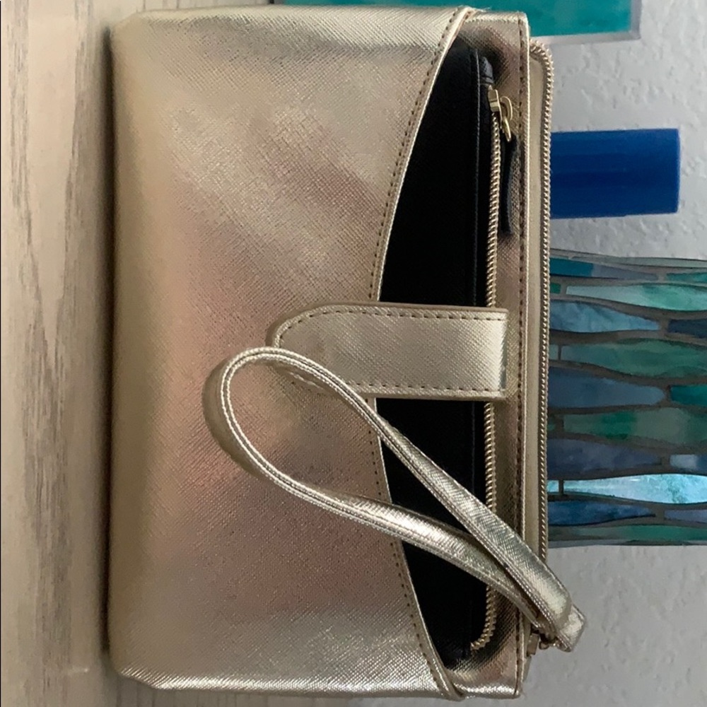 Stunning little clutch purse w/ phone holder $25